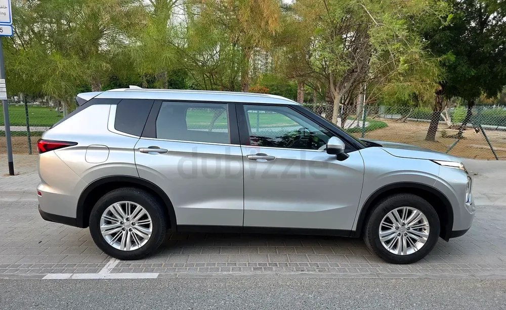 2023 Mitsubishi Outlander GLX New Shape, GCC Specs - Excellent Condition - Image 4