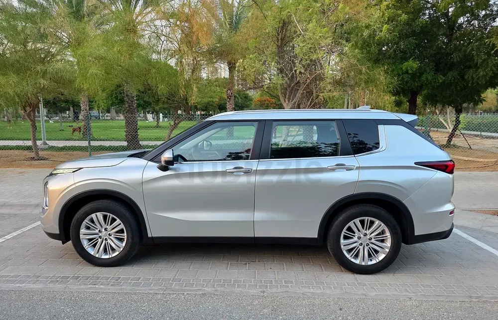 2023 Mitsubishi Outlander GLX New Shape, GCC Specs - Excellent Condition - Image 5