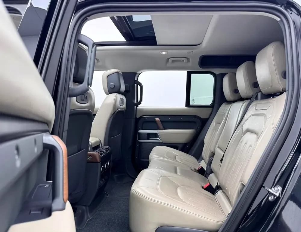 2022 Land Rover Defender 110 P400 HSE, Oct / 2026 Range Rover Warranty, GCC - Image 13