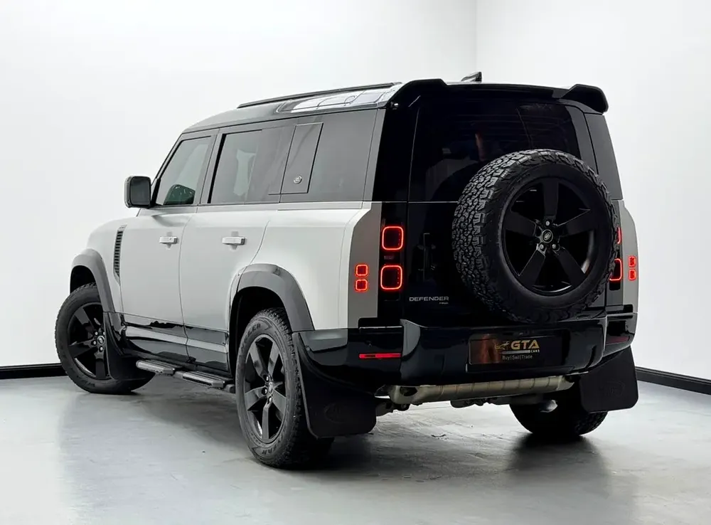 2022 Land Rover Defender 110 P400 HSE, Oct / 2026 Range Rover Warranty, GCC - Image 4