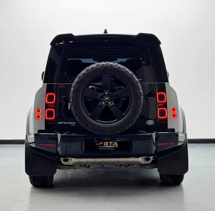 2022 Land Rover Defender 110 P400 HSE, Oct / 2026 Range Rover Warranty, GCC - Image 5