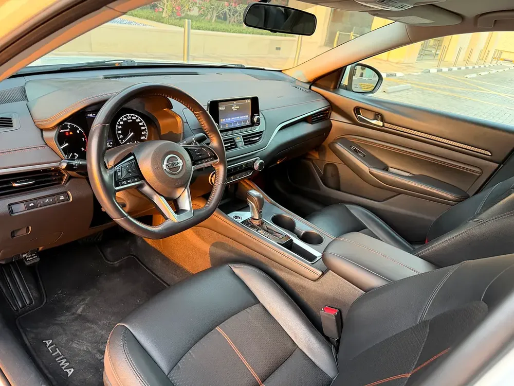 Nissan Altima SR 2019 GCC Specs // One Owner // Amazing Condition // Very Well Maintained - Image 11