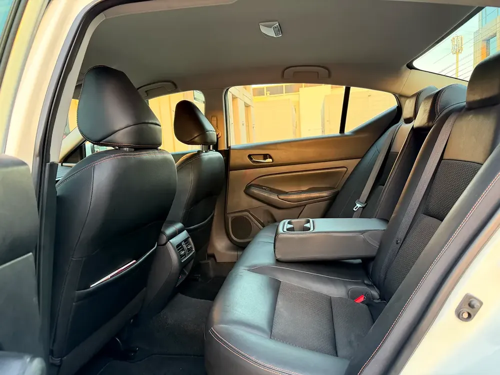 Nissan Altima SR 2019 GCC Specs // One Owner // Amazing Condition // Very Well Maintained - Image 9