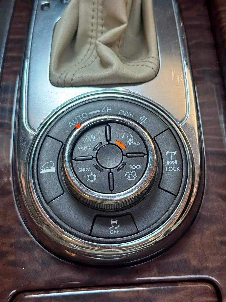 2012 Nissan Patrol LE Full Option 60th Diamond edition - Image 14