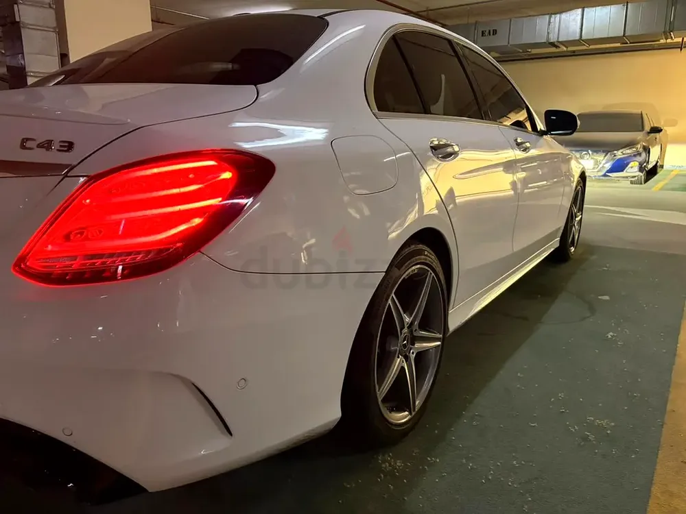 Mercedes-Benz C-Class C300 2018 | American Specs | Pristine Condition - Image 11
