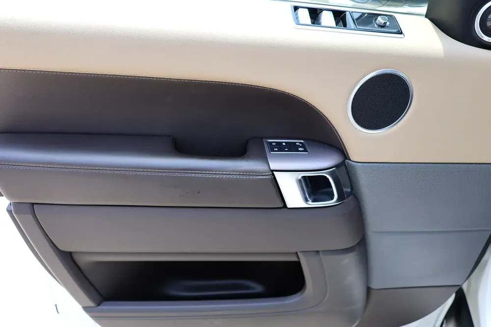 Land Rover Range Rover Sport HSE 2019 -117000km -GCC Specs - Image 13