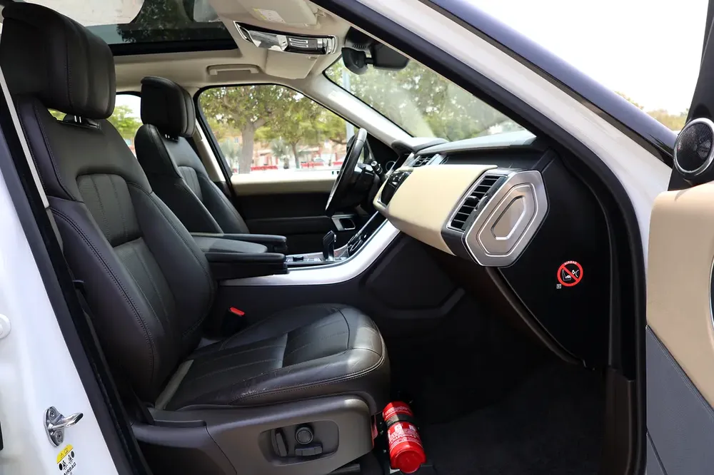 Land Rover Range Rover Sport HSE 2019 -117000km -GCC Specs - Image 18
