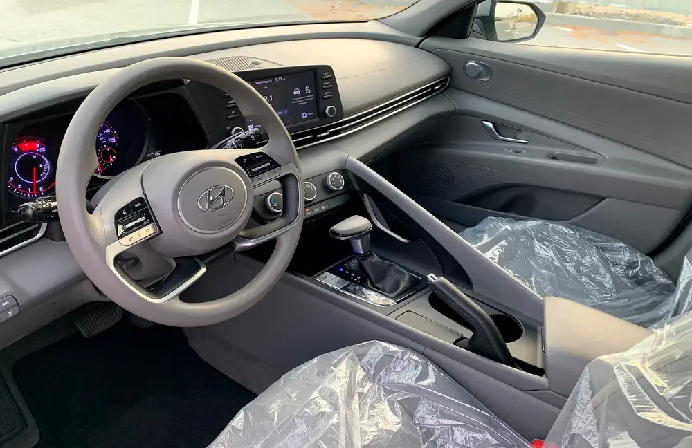 2023 Hyundai Elantra SE | American Specs | Excellent Condition - Image 7