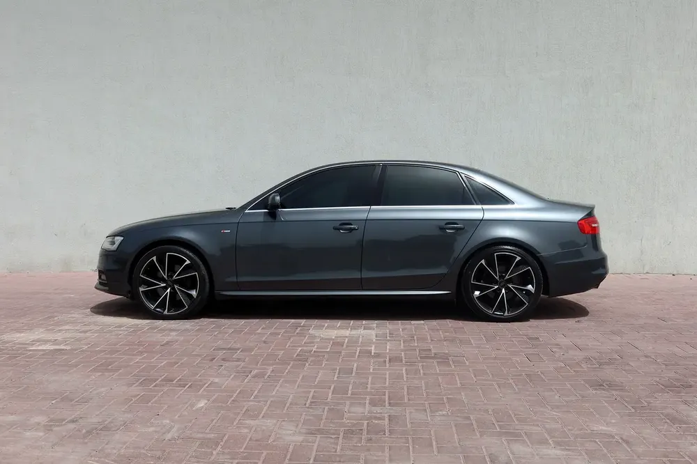 Audi A4 2013 2.0 TFSI Quattro S - GCC Specs - Excellent Condition - Image 5