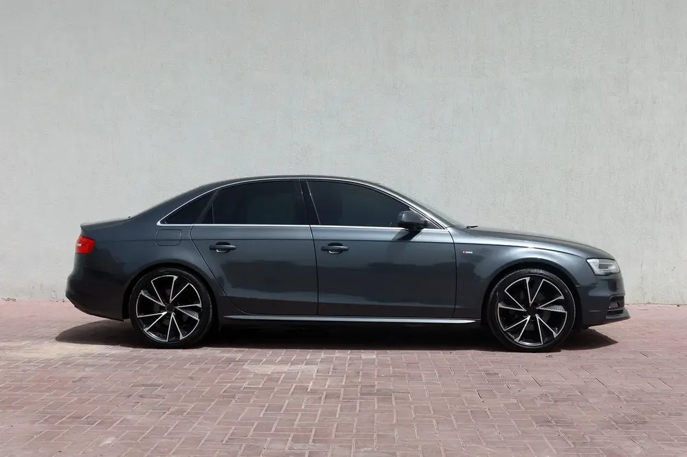 Audi A4 2013 2.0 TFSI Quattro S - GCC Specs - Excellent Condition - Image 8