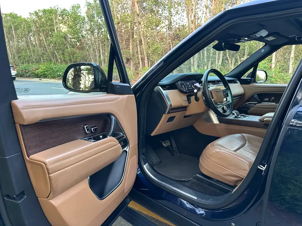 2024 Range Rover Vouge Autobiography D300 | 7 Seater | V6 3.0L Diesel | 300 HP | Perfect Condition - Image 10