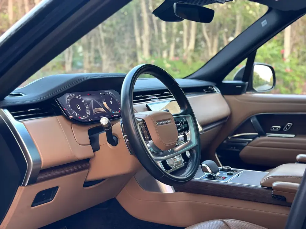 2024 Range Rover Vouge Autobiography D300 | 7 Seater | V6 3.0L Diesel | 300 HP | Perfect Condition - Image 11