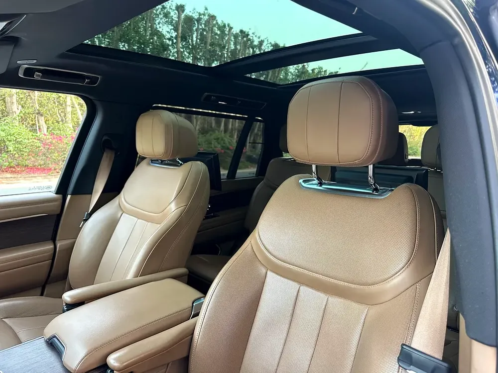 2024 Range Rover Vouge Autobiography D300 | 7 Seater | V6 3.0L Diesel | 300 HP | Perfect Condition - Image 13