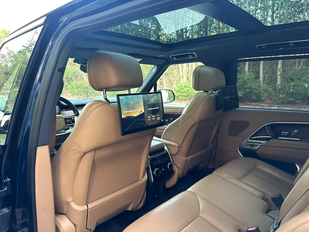 2024 Range Rover Vouge Autobiography D300 | 7 Seater | V6 3.0L Diesel | 300 HP | Perfect Condition - Image 15