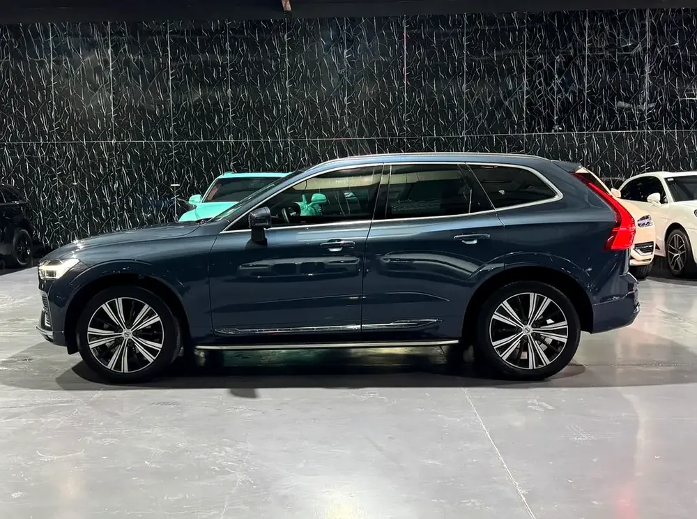VOLVO XC60 B5 AWD | GCC | Original paint | Low Mileage | All Futtaim Warranty 2028 - Image 5
