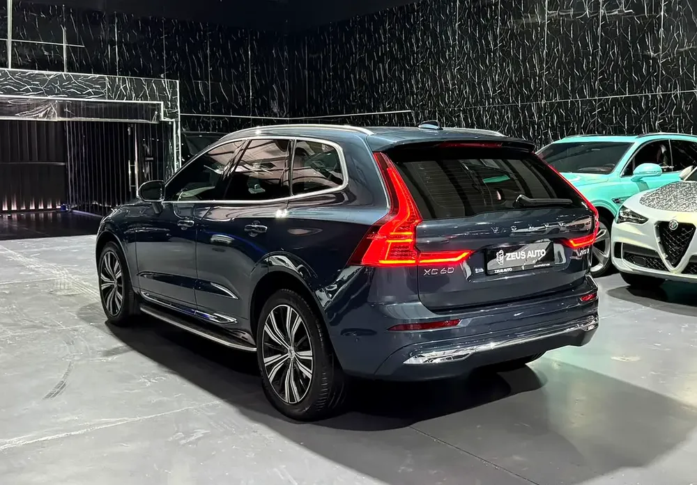 VOLVO XC60 B5 AWD | GCC | Original paint | Low Mileage | All Futtaim Warranty 2028 - Image 6