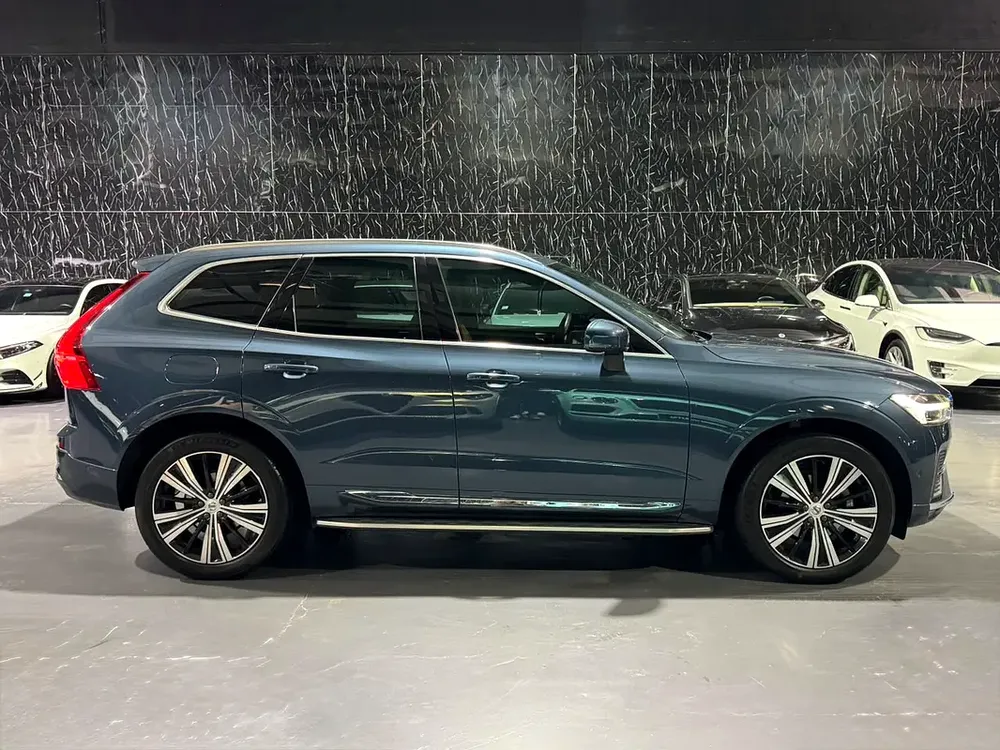 VOLVO XC60 B5 AWD | GCC | Original paint | Low Mileage | All Futtaim Warranty 2028 - Image 7
