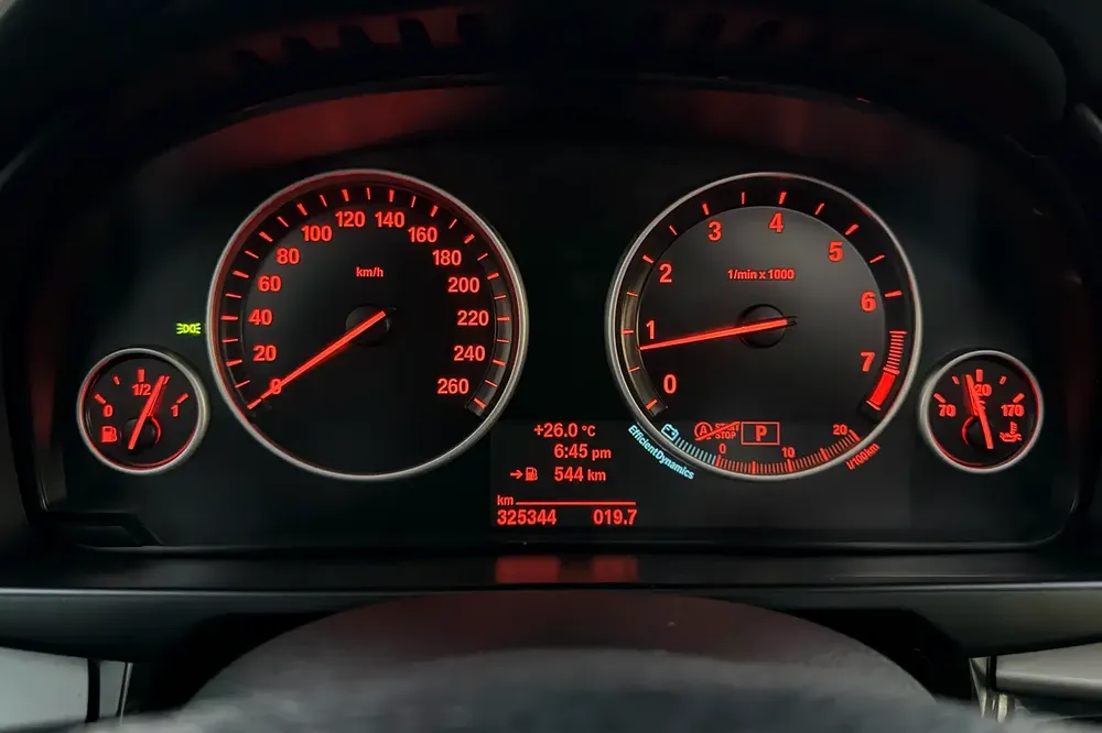 AGMC Service History / 2 Keys | BMW X5 xDrive35i 2014 GCC Specifications ( Single Owner ) - Image 18