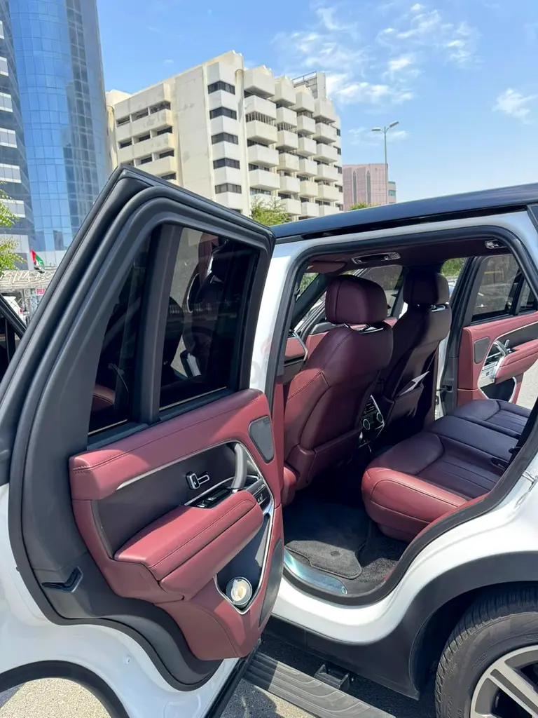 2024 Land Rover Range Rover HSE | P400 GCC Specs | Warranty  Service - Image 6