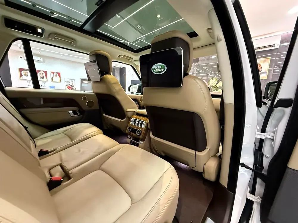 AUTOBIOGRAPHY KIT RR VOGUE SUPERCHARGED || GCC || FULLY LOADED || SCREENS - Image 14