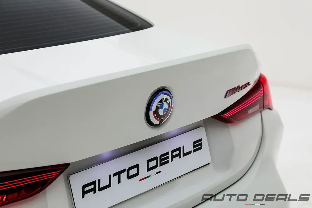 2023 BMW M4 CSL | GCC Specs | Service Contract | Extremely Low Mileage | Full Option | 3.0L i6 - Image 10