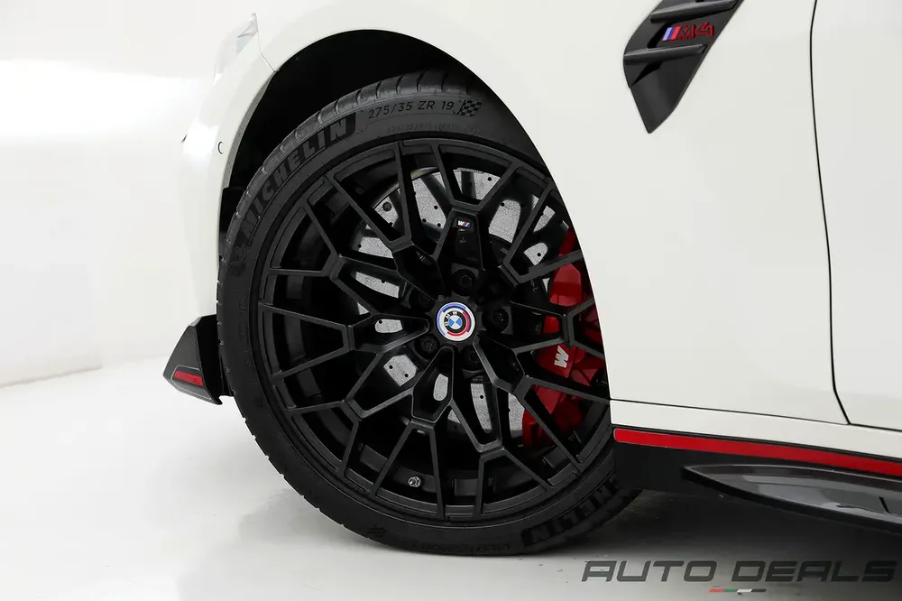 2023 BMW M4 CSL | GCC Specs | Service Contract | Extremely Low Mileage | Full Option | 3.0L i6 - Image 11