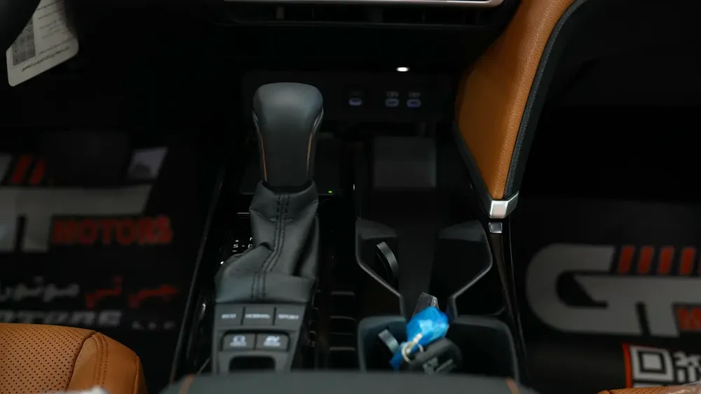 2025 TOYOTA CAMRY LUMIERE 2.5L HYBRID FULL OPTION - Image 13
