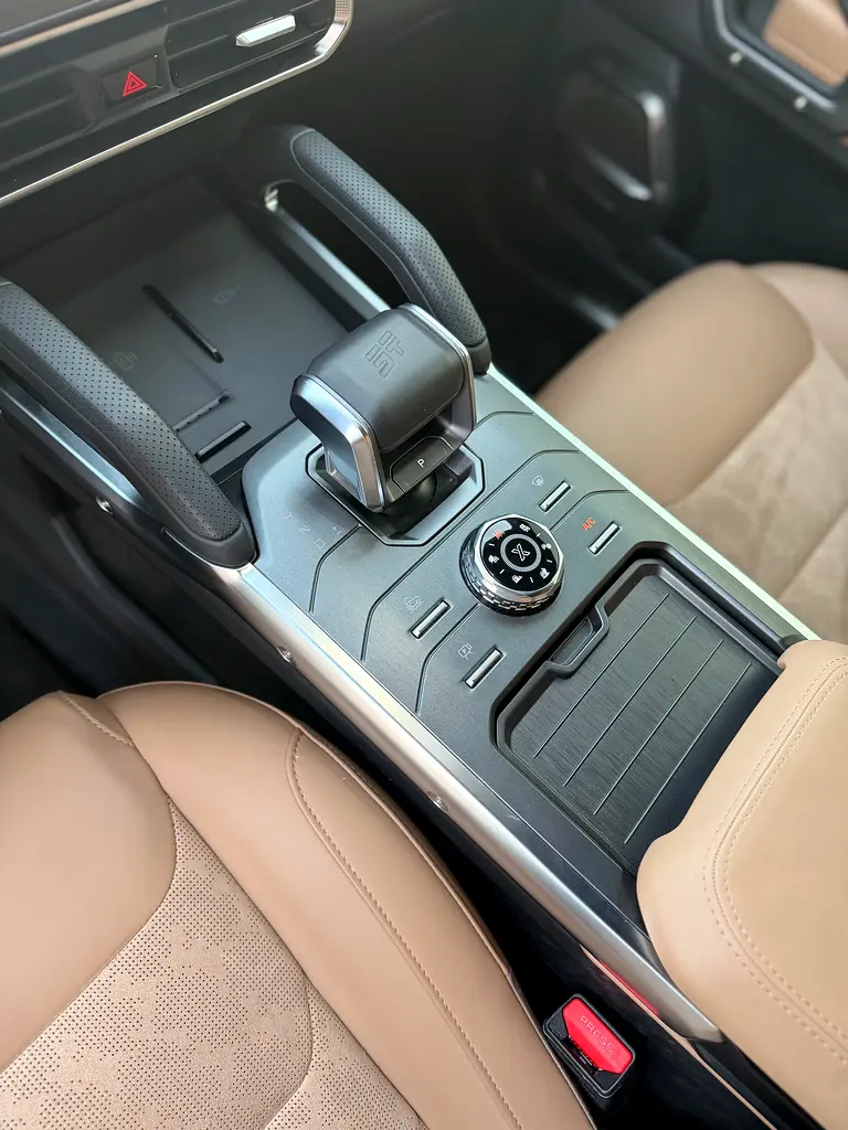 Jetour T2 Luxury 2025 - GCC Specs - 26000 luxury 2.0 liters - Image 18