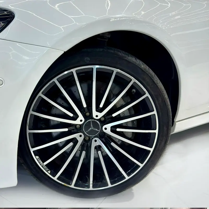 AED 2,252 P.M l 0% Downpayment l E350 AMG l Excellent Condition - Image 6