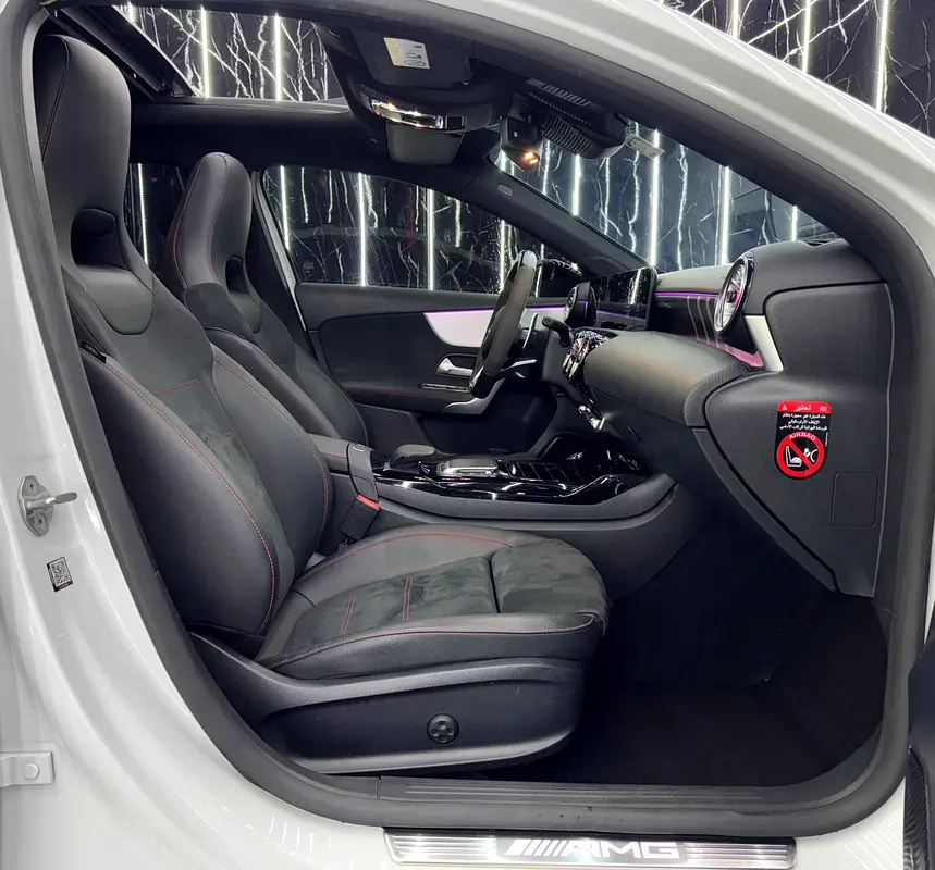 2022 Mercedes-Benz A 35 AMG 4MATIC | GCC Specs | Excellent | Full Service History - Image 12
