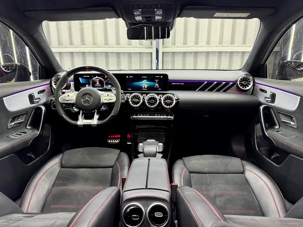 2022 Mercedes-Benz A 35 AMG 4MATIC | GCC Specs | Excellent | Full Service History - Image 17