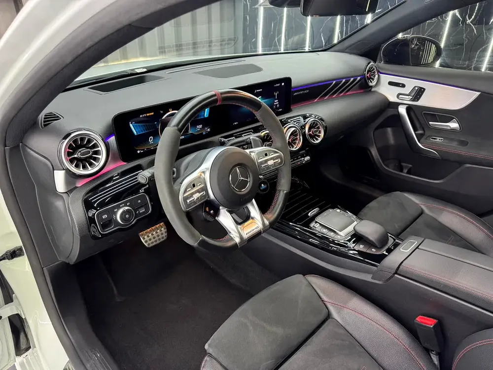 2022 Mercedes-Benz A 35 AMG 4MATIC | GCC Specs | Excellent | Full Service History - Image 9