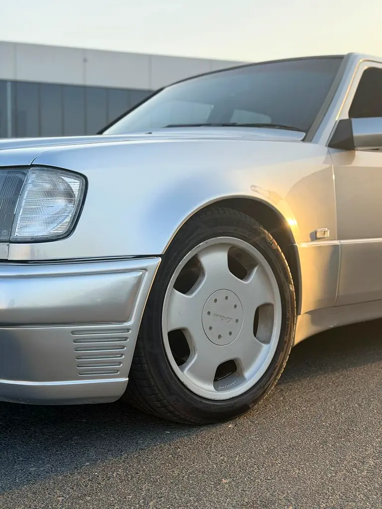 RARE! - W124 E500 - LORINSER - JAPANESE SPECS - RECARO SEATS - Image 11
