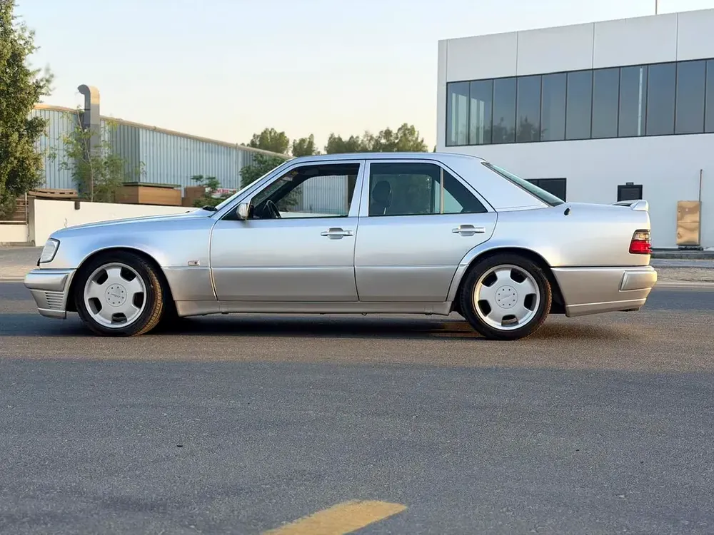 RARE! - W124 E500 - LORINSER - JAPANESE SPECS - RECARO SEATS - Image 13