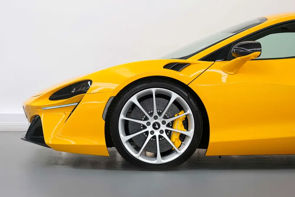 2024 MCLAREN ARTURA / GCC / WARRANTY & SERVICE CONTRACT - Image 6