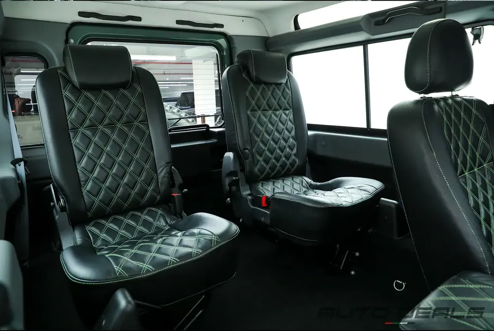 2016 Land Rover Defender 90 2.2L Diesel | GCC Spec | Neat Condition | Turbo Charge | Iconic Off-Road - Image 19