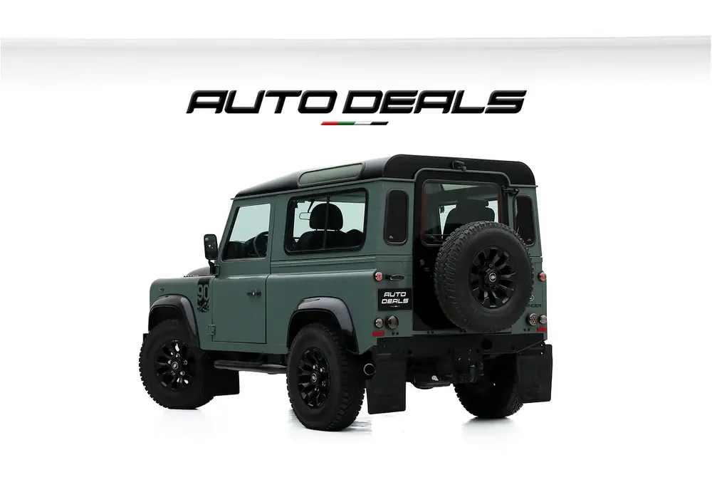 2016 Land Rover Defender 90 2.2L Diesel | GCC Spec | Neat Condition | Turbo Charge | Iconic Off-Road - Image 5