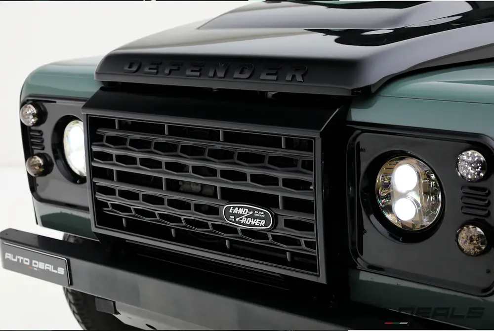 2016 Land Rover Defender 90 2.2L Diesel | GCC Spec | Neat Condition | Turbo Charge | Iconic Off-Road - Image 7