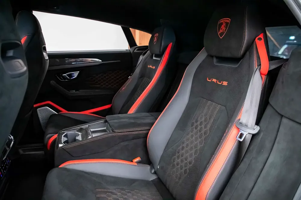 2023 LAMBORGHINI URUS PERFORMANTE | GCC | WITH WARRANTY AND SERVICE CONTRACT - Image 12