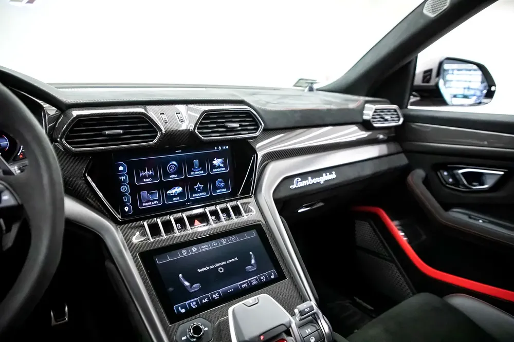 2023 LAMBORGHINI URUS PERFORMANTE | GCC | WITH WARRANTY AND SERVICE CONTRACT - Image 9