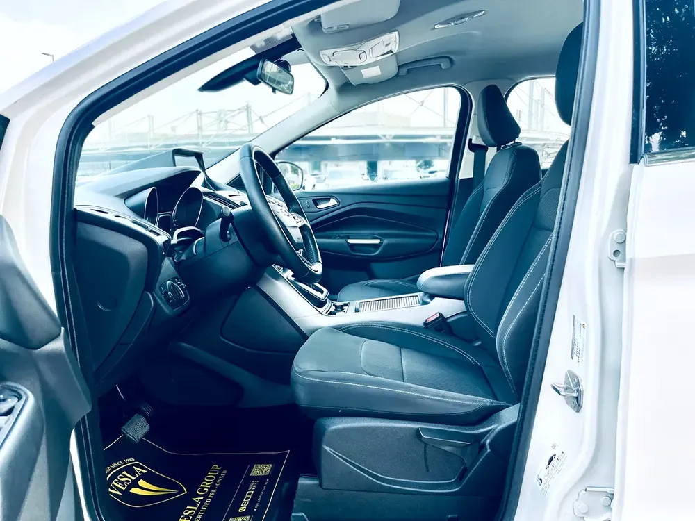 UNLIMITED MILEAGE WARRANTY /NAVIGATION + CAMERA + KEYLESS START + CRUISE CONTROL / IN HOUSE FINANCE - Image 16
