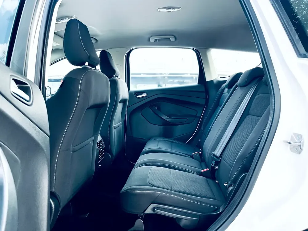 UNLIMITED MILEAGE WARRANTY /NAVIGATION + CAMERA + KEYLESS START + CRUISE CONTROL / IN HOUSE FINANCE - Image 18