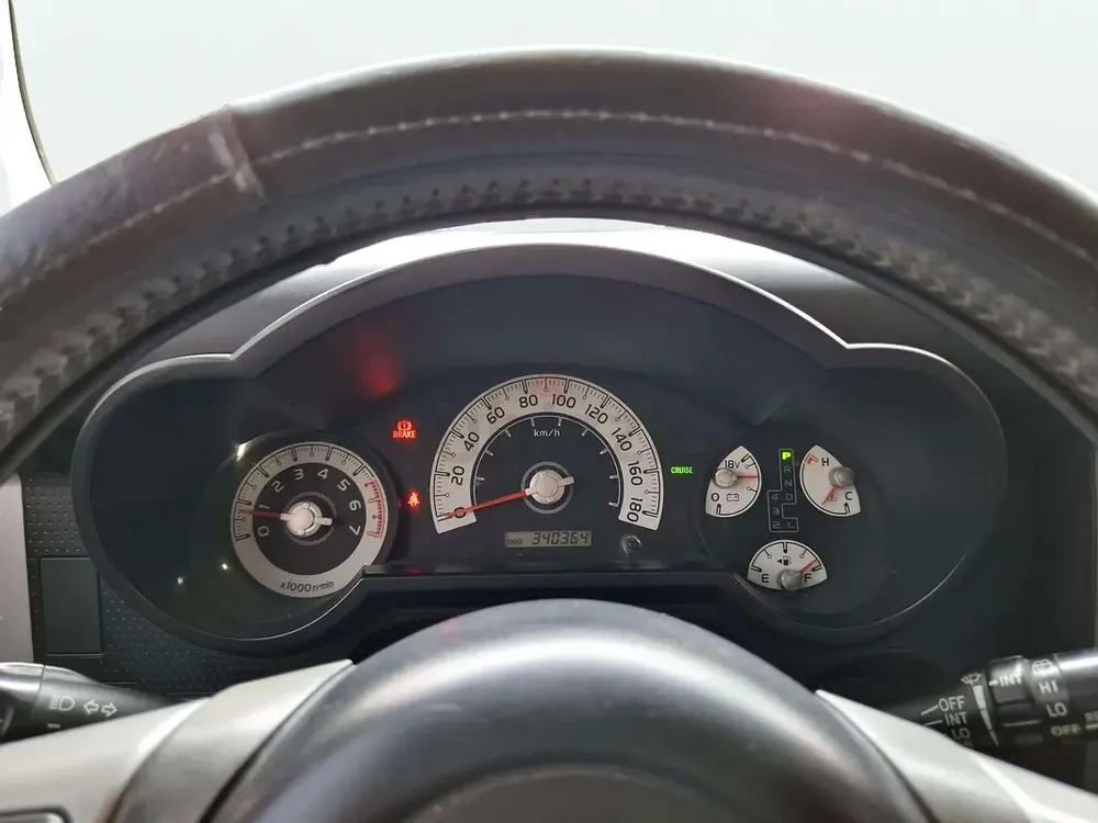 2010 Toyota FJ Cruiser GXR 4.0L | GCC Specifications - Image 14