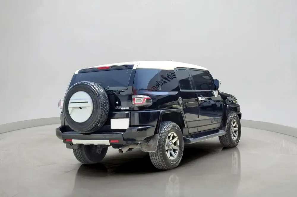 2010 Toyota FJ Cruiser GXR 4.0L | GCC Specifications - Image 6
