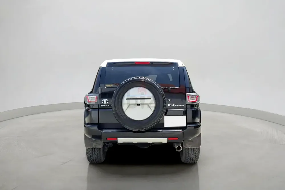 2010 Toyota FJ Cruiser GXR 4.0L | GCC Specifications - Image 7