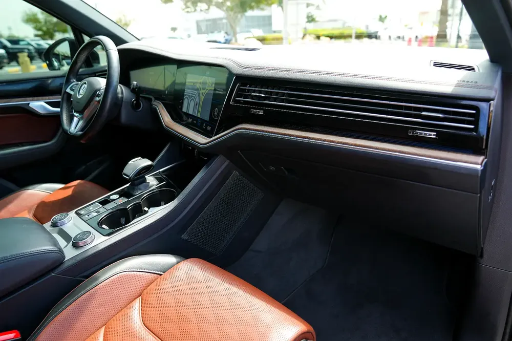 VOLKSWAGEN TOUAREG 2020!! GCC SPECS!! FULL SERVICE HISTORY FROM AL NABOODA - Image 15