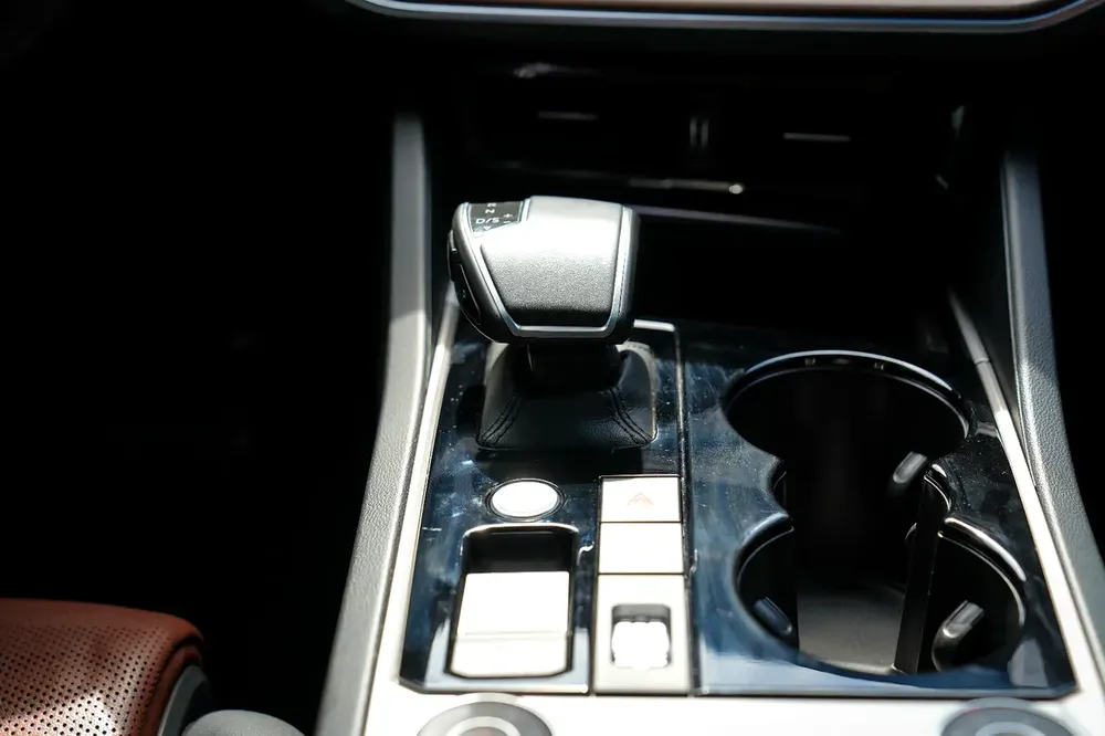 VOLKSWAGEN TOUAREG 2020!! GCC SPECS!! FULL SERVICE HISTORY FROM AL NABOODA - Image 7