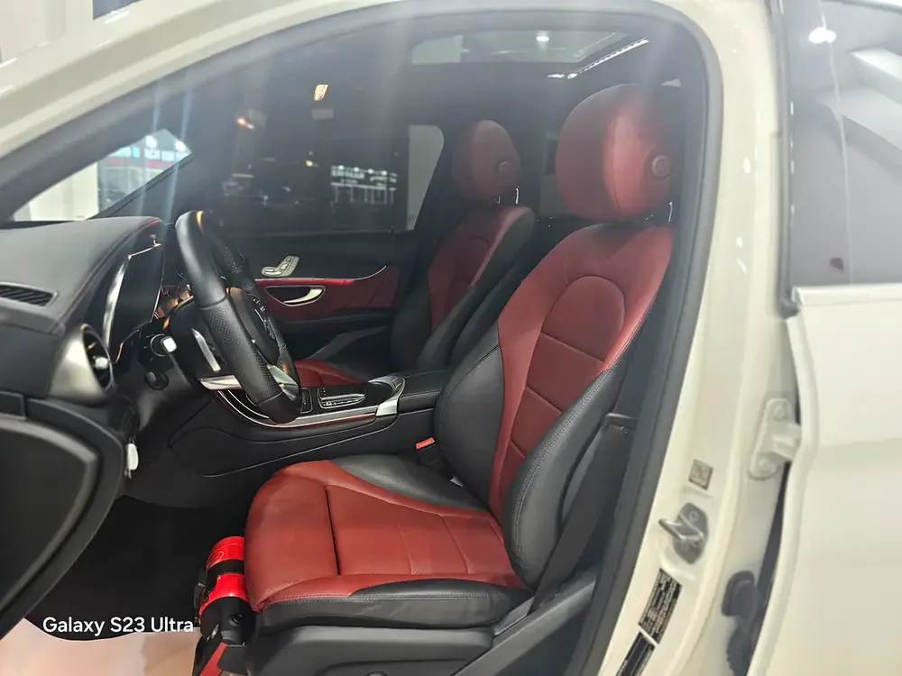 Mercedes-Benz GLC 200 AMG 2021 - GCC Specs - Excellent Condition - Image 11