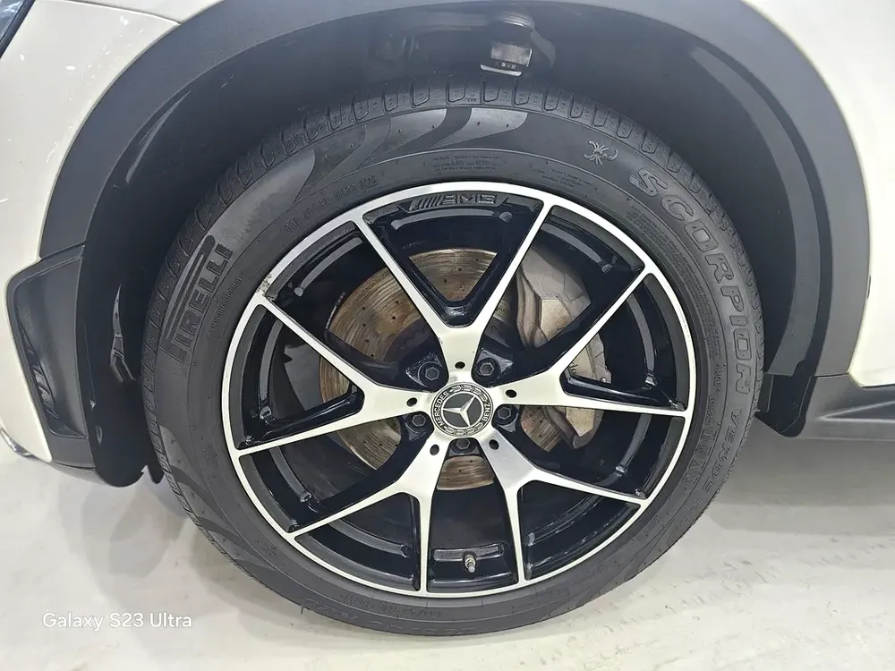 Mercedes-Benz GLC 200 AMG 2021 - GCC Specs - Excellent Condition - Image 12