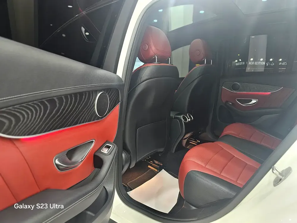 Mercedes-Benz GLC 200 AMG 2021 - GCC Specs - Excellent Condition - Image 17